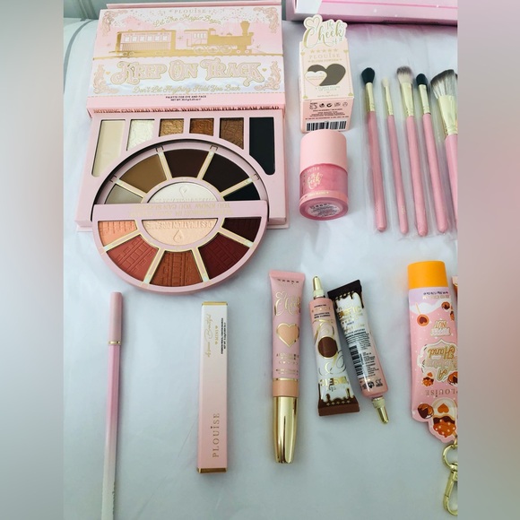 PLOUISE LUXURY 16 PIECE PINK BUNDLE 🌸🌸🌸🌸 - Picture 6 of 13